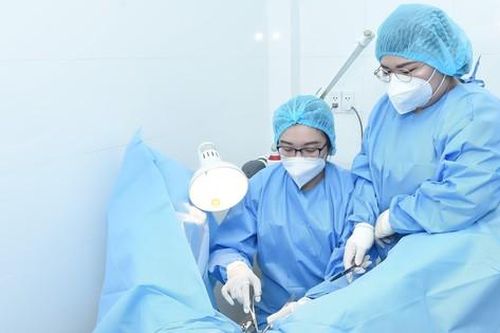 Thủng âm đạo khi đi làm đẹp tại spa