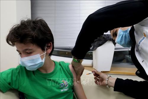 Chuyên gia Israel: Nên mở cửa trường học, tìm cách sống chung với COVID-19