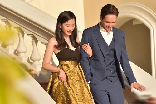 Nam Em, Bạch Công Khanh 'đầu ấp tay gối' mặn nồng cùng nhau khiến dân tình tò mò