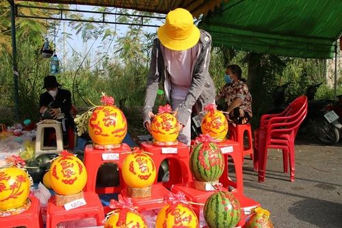 Giá dưa hấu chưng Tết tăng