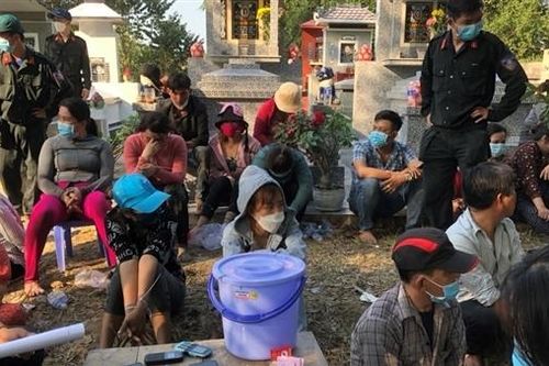 Đột kích sòng bạc quy mô lớn khu nghĩa địa do Khải 'Cọp' cầm đầu