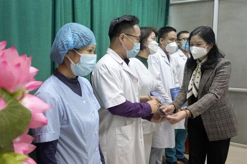 Tiếp sức cho tuyến đầu chống dịch