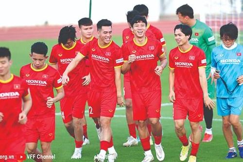 Tuyển Việt Nam: Vượt khó cùng làn gió mới