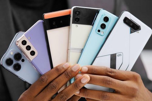 Doanh số smartphone tăng trở lại sau 4 năm lao dốc