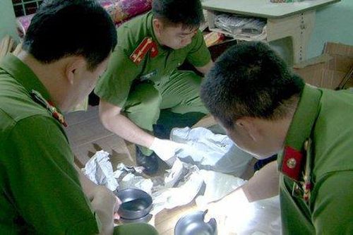 Tạm giam người cha cứa cổ 2 con