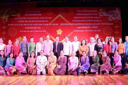 Đại sứ Việt Nam tại Lào gặp mặt cựu lưu học sinh Lào tại Việt Nam