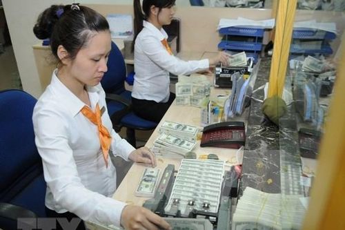 Bất chấp COVID-19, dòng kiều hối vẫn không ngừng tuôn chảy