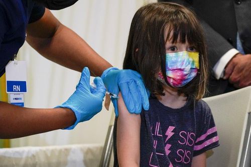 Phụ huynh Mỹ lo lắng trẻ dưới 5 tuổi bị bỏ rơi trong chương trình vaccine COVID-19