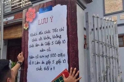 Hội nợ nần, 'ế lâu năm' tất bật chuẩn bị biển 'cảnh báo' khách chúc Tết