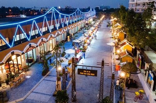 'Hồn' Tết Việt ở đường hoa xuân Hà Nội