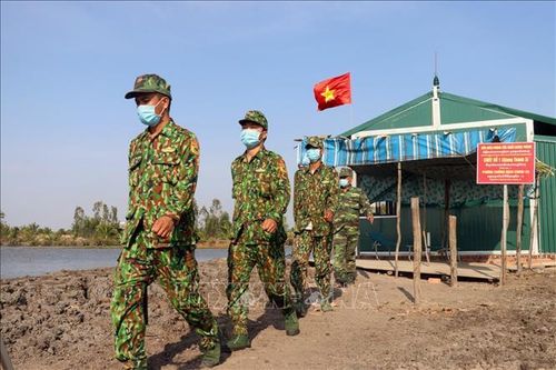 Những người lính 'quân hàm xanh' vui Xuân, đón Tết không quên nhiệm vụ