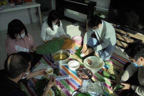 Tết gắn kết của các gia đình trẻ người Việt ở 'đất nước Mặt trời mọc'