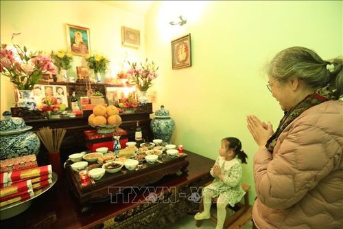 Bữa cơm tất niên tiễn năm cũ, đón năm mới