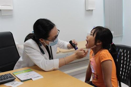 Cẩn trọng với những tai nạn gây thương tích rình rập trẻ trong dịp Tết
