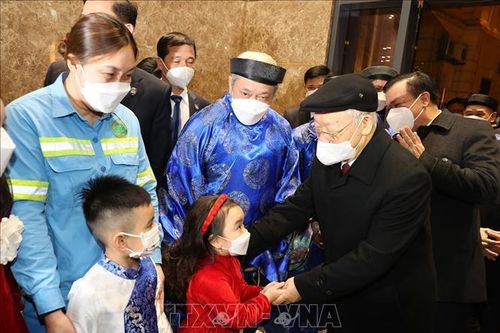 Tổng Bí thư thăm, chúc Tết Đảng bộ, chính quyền và nhân dân Hà Nội tối giao thừa