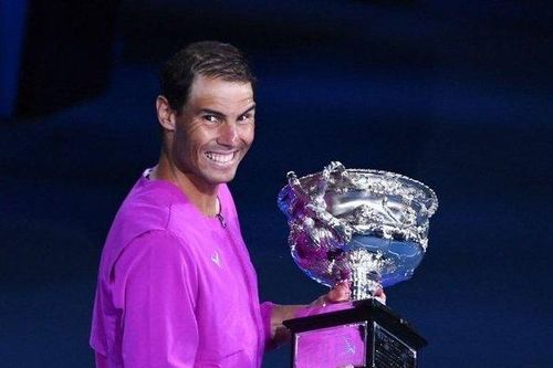 Lội ngược dòng trước Medvedev, Nadal giành Grand Slam thứ 21