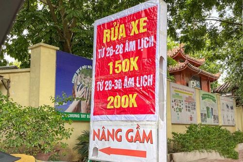 Dịch vụ rửa xe ở Hà Nội đồng loạt tăng giá nhưng vẫn quá tải