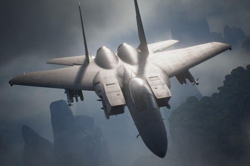 'Đại bàng bất bại' F-15 Nhật Bản lao xuống biển