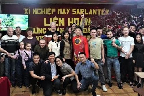 Công nhân Việt Nam ở Nga mừng Xuân Nhâm Dần 2022