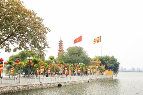 Hà Nội bình yên, tĩnh lặng trong sáng mùng 1
