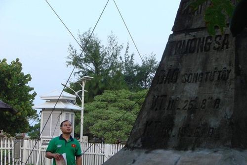 Tết của những người 360 ngày đo gió, đếm mây 'bắt bệnh ông trời'