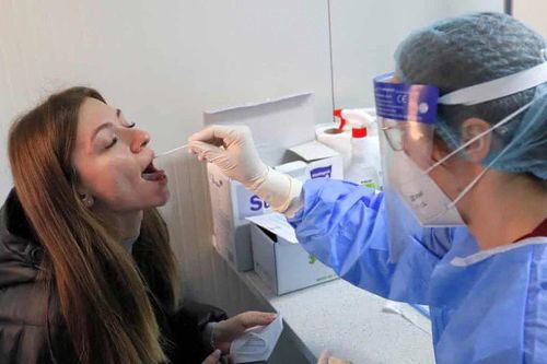 Xét nghiệm Covid-19 bằng điện thoại rẻ hơn 10 lần so với PCR
