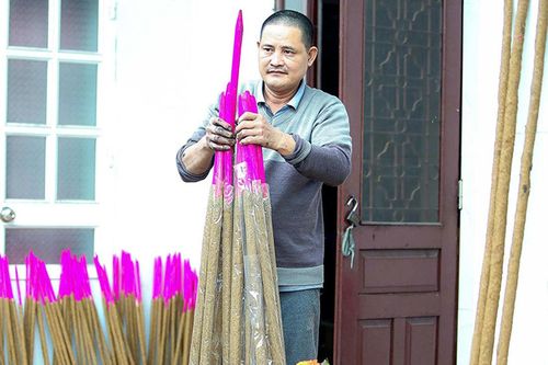 Cây hương 'khổng lồ' thắp Tết 2 ngày không hết