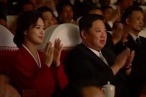 Triều Tiên biểu diễn nghệ thuật chào mừng Tết Nguyên đán