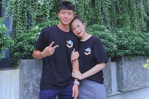 Bà xã Phan Văn Đức bất ngờ làm một điều đặc biệt khi chồng ghi bàn vào lưới ĐT Trung Quốc
