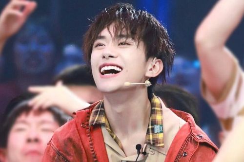 Dịch Dương Thiên Tỉ đạt kỷ lục doanh thu phòng vé khủng bậc nhất lịch sử ngay mùng 1 Tết Nhâm Dần