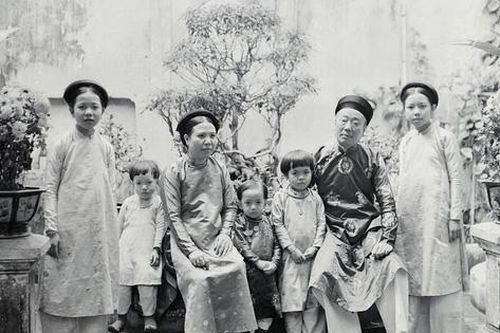 Hình ảnh cực hiếm về Tết Hà Nội cách đây 100 năm: Cả 1 thế kỉ sao vẫn thấy bồi hồi, thân thương đến lạ