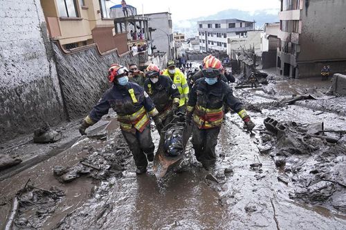 Hình ảnh về vụ sạt lở đất kinh hoàng ở Thủ đô Quito của Ecuador