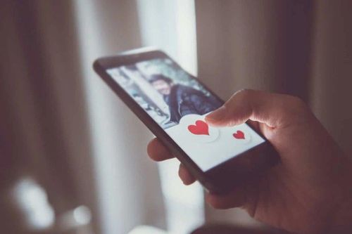 Người già Trung Quốc tìm tình yêu qua mạng