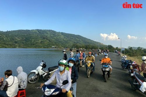Các điểm du lịch vùng 7 núi An Giang thu hút đông đảo giới trẻ dịp Tết