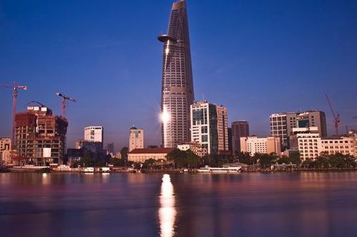 Kinh tế TP.HCM năm 2021: Bức tranh toàn cảnh giữa mùa Covid-19