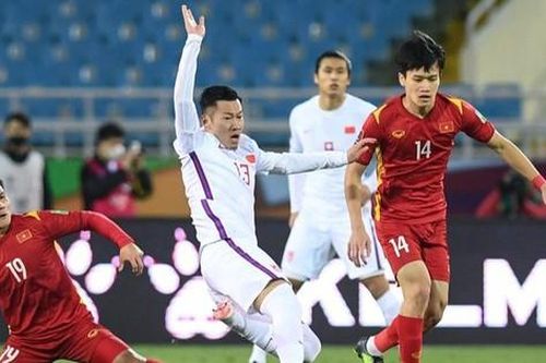Báo Trung Quốc bất ngờ tố trọng tài thiên vị tuyển Việt Nam