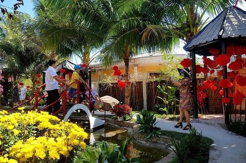 Người Cần Thơ du xuân miệt vườn ngày mùng 4 Tết