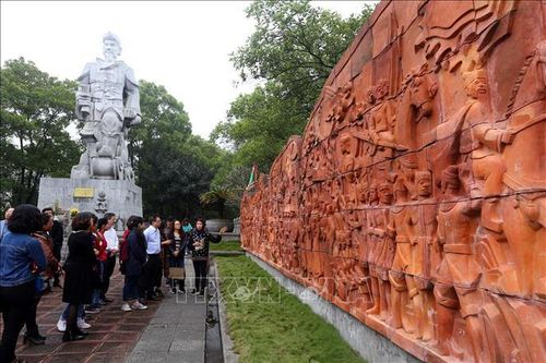 Các di tích, danh thắng ở Hải Dương đón hàng vạn lượt du khách đến chiêm bái