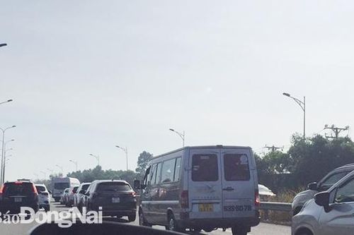 Nhiều tuyến đường lại ùn tắc giao thông nghiêm trọng