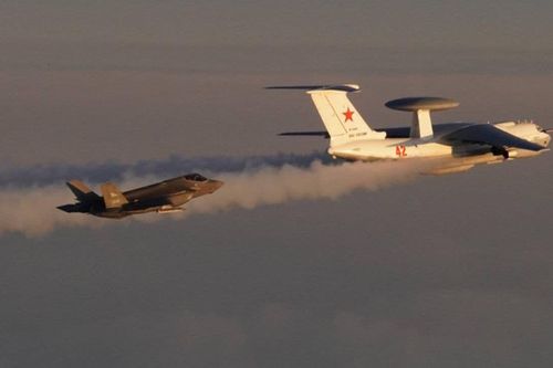 Tiêm kích F-35 đuổi theo 'radar bay' A-50U Nga một cách liều lĩnh