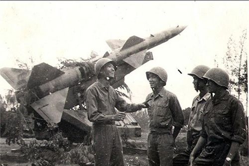 Tại sao Tên lửa SAM-2 trong tay Việt Nam lại lợi hại đến như vậy?