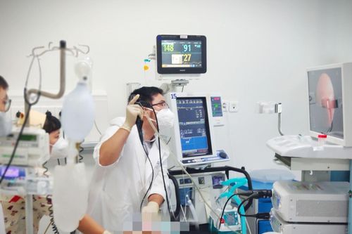 TP Hồ Chí Minh: Nhiều trẻ cấp cứu vì hóc dị vật, đốt pháo nổ