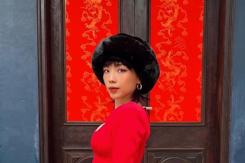 Tóc Tiên 'khóc ròng' chia sẻ cân nặng của mình sau 4 ngày ăn Tết