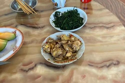 Được tiếp đãi món này khi tới thăm nhà bạn trai ngày Tết, cô gái được khuyên chia tay nhanh