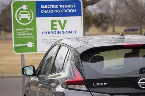 Doanh số xe điện, xe hybrid tăng mạnh tại châu Âu