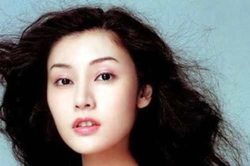 Lý Gia Hân bị 'đào' lại quá khứ hai lần làm 'người thứ ba'