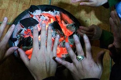 Thanh Hóa: 4 người thương vong do đốt than sưởi ấm
