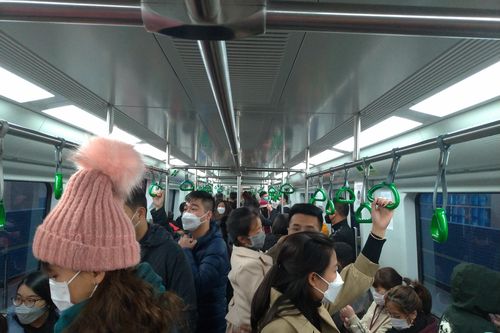 Đường sắt trên cao Cát Linh- Hà Đông thu hút hành khách dịp Tết