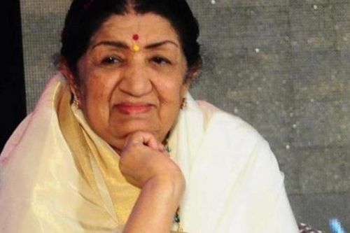 Lata Mangeshkar - 'chim sơn ca của Ấn Độ' qua đời ở tuổi 92