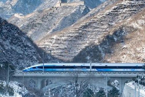 Ga đường sắt cao tốc ở độ sâu khoảng 102 mét dưới Vạn Lý Trường Thành